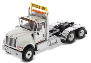 INTERNATIONAL Tandem Tractor HX520, white