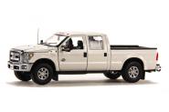 FORD F250 Pickup with Crew Cab & 6ft Bed, white/chrome