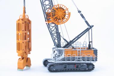 BAUER Cable Crane MC96 with dieaphragm wall grab DHG-V 