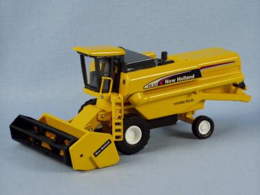 NEW HOLLAND Mähdrescher TC57 