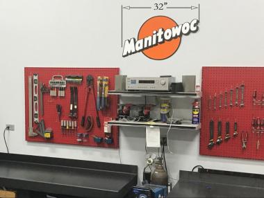 Vintage MANITOWOC Logoplade   81 cm 