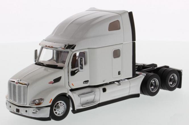 PETERBILT 579 Single Truck, white 