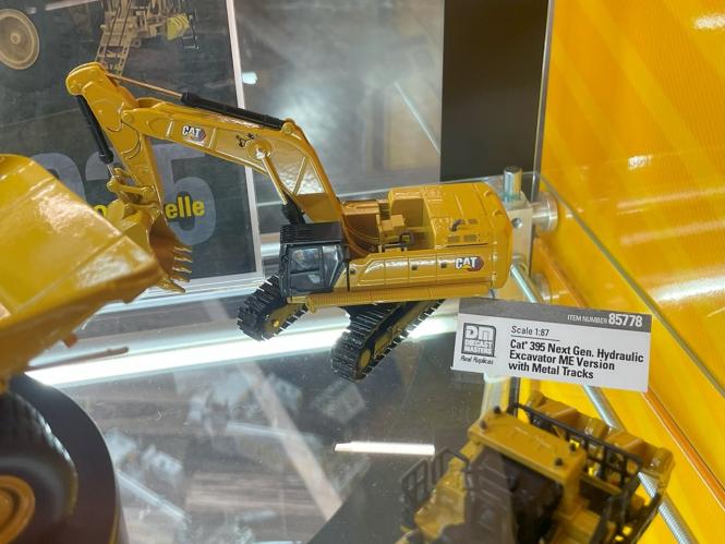 CAT Excavator 395 NEXT with Metal Tracks 