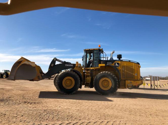 JOHN DEERE Wheel Loader 844L 