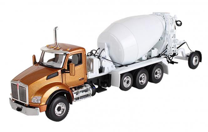 KENWORTH T880 with Mixer "McNeilus" 