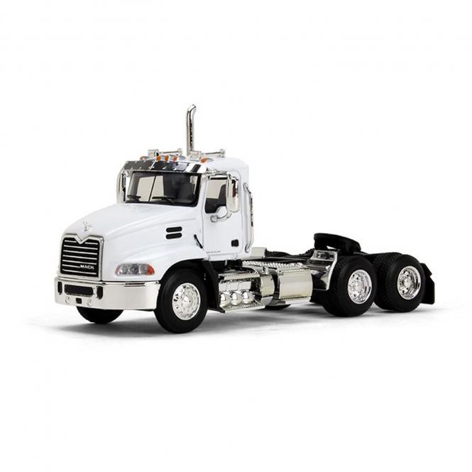 MACK Pinnacle DayCab, white 