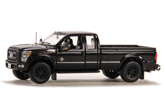 FORD F250 Pickup with Super Cab & 8ft Bed, black/black 