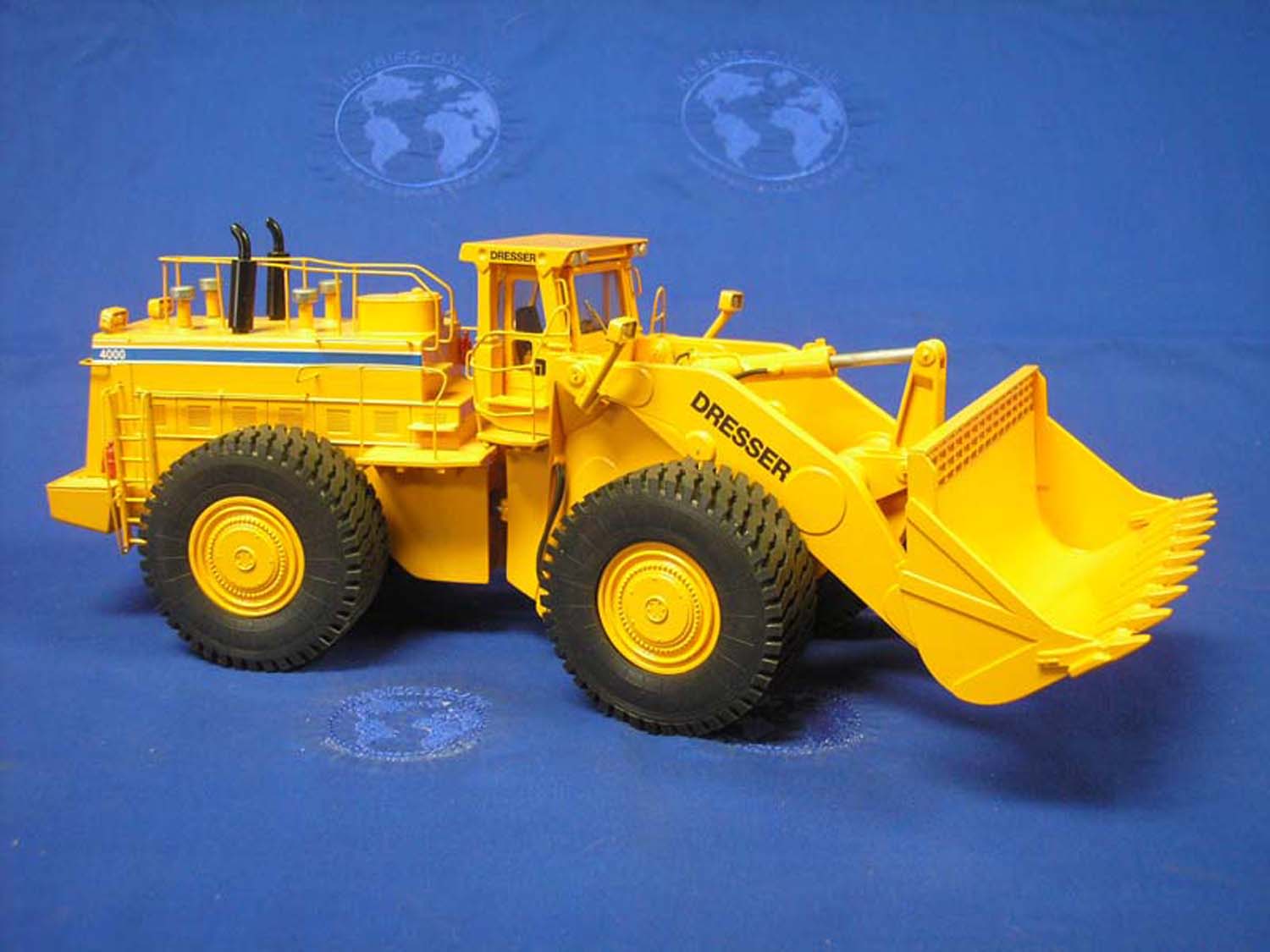 Www Scalemodels De Dresser Wheel Loader 4000 Purchase Online