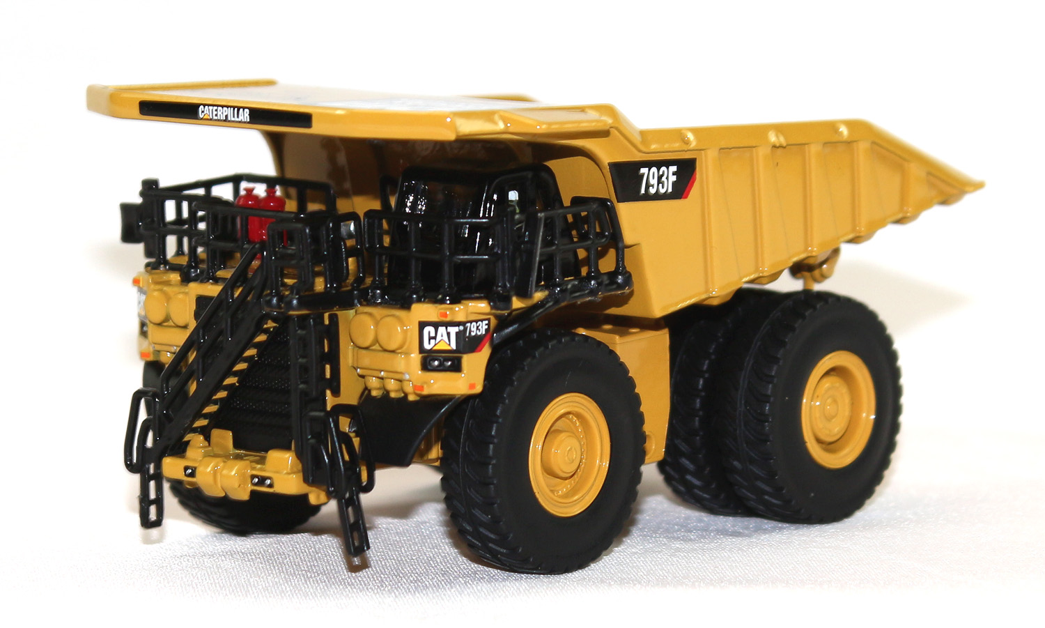 caterpillar dump truck toy