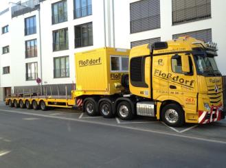 MB Actros MP4 8x4 mit BROSHUIS 6achs Tieflader "Floßdorf" 