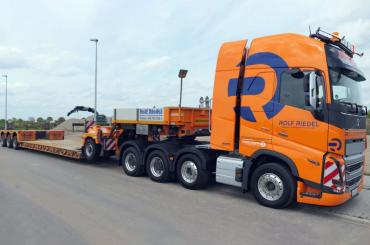 VOLVO FH5 8x4 mit 2+3achs Nooteboom Tieflader "Rolf Riedel" 