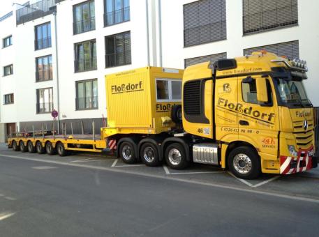 MB Actros MP4 8x4 mit BROSHUIS 6achs Tieflader "Floßdorf" 