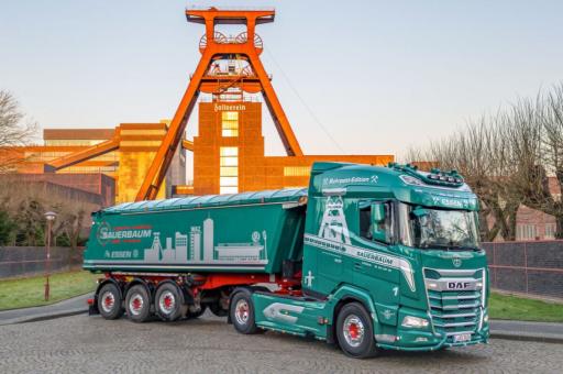 DAF XG 4x2 mit 3achs LANGENDORF Kippauflieger "Sauerbaum" 